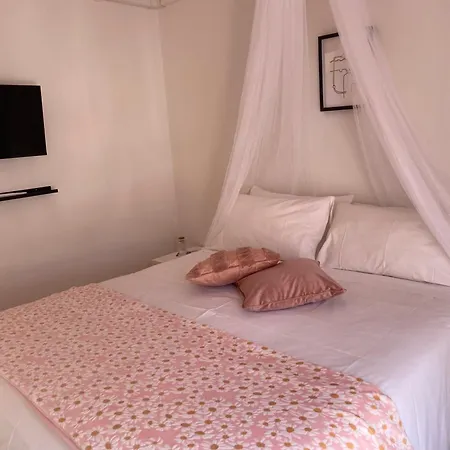 Petit Maison Saturnia Lejlighed *